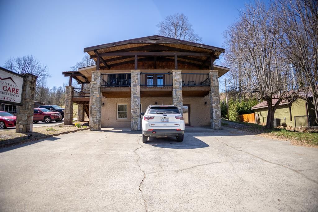 Photo of 120 Veterans Blvd, Bryson City, NC 28713 (MLS # 26041109)