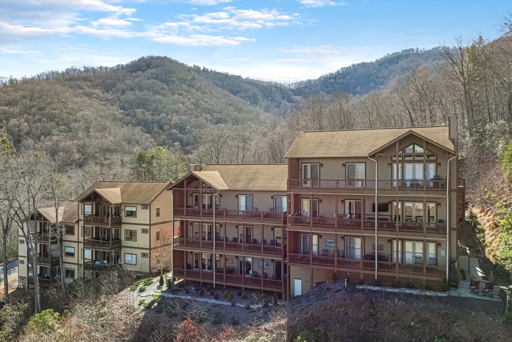 604 Sawgrass Dr. Unit 6
