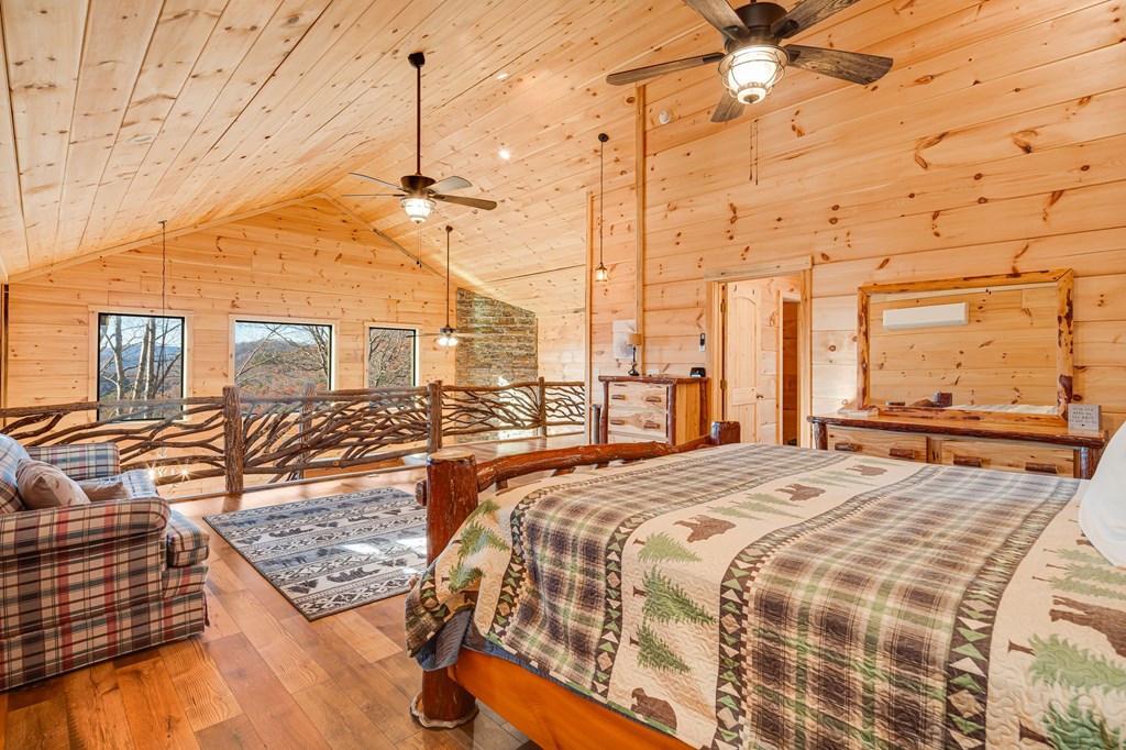 Bryson City, North Carolina 28713, United States, 4 Bedrooms Bedrooms, ,3 BathroomsBathrooms,Residential,Active,30838