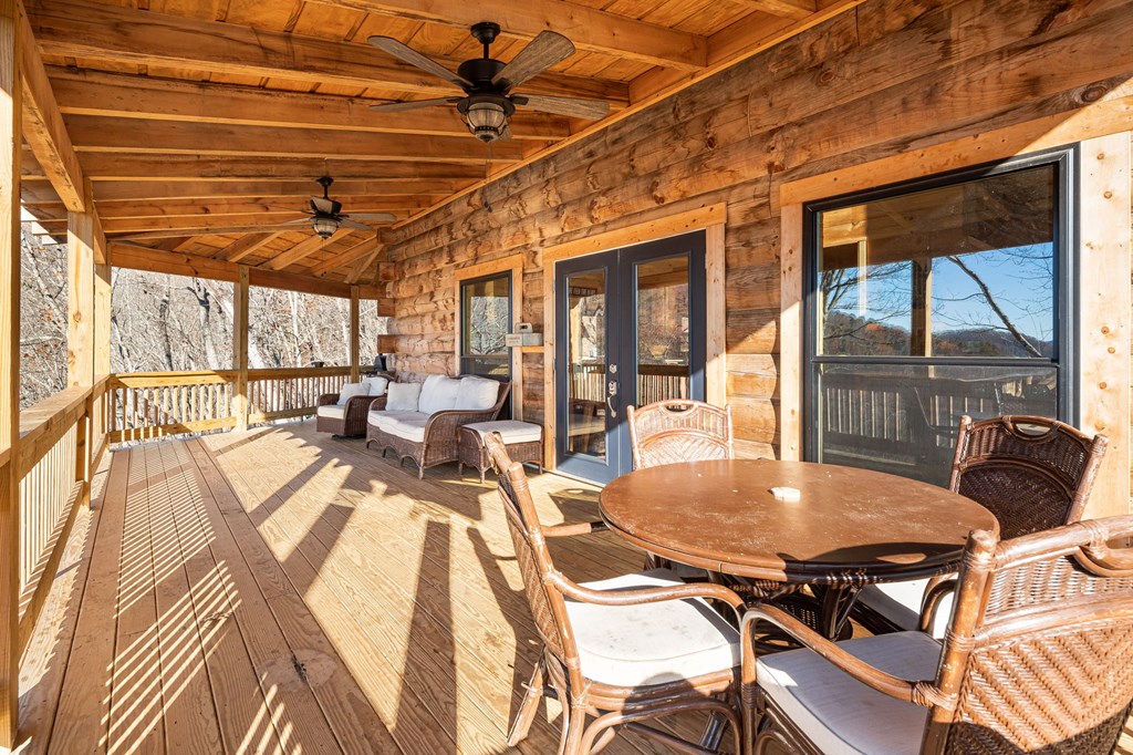 Bryson City, North Carolina 28713, United States, 4 Bedrooms Bedrooms, ,3 BathroomsBathrooms,Residential,Active,30838