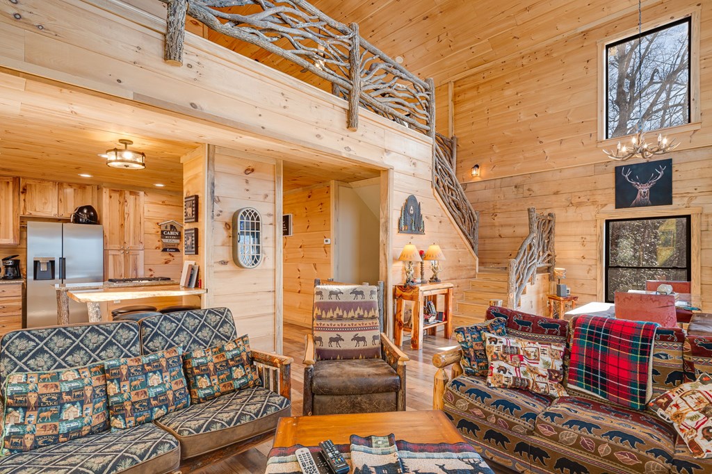 Bryson City, North Carolina 28713, United States, 4 Bedrooms Bedrooms, ,3 BathroomsBathrooms,Residential,Active,30838