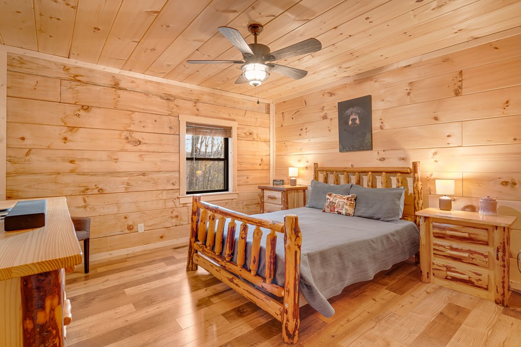 Bryson City, North Carolina 28713, United States, 4 Bedrooms Bedrooms, ,3 BathroomsBathrooms,Residential,Active,30838