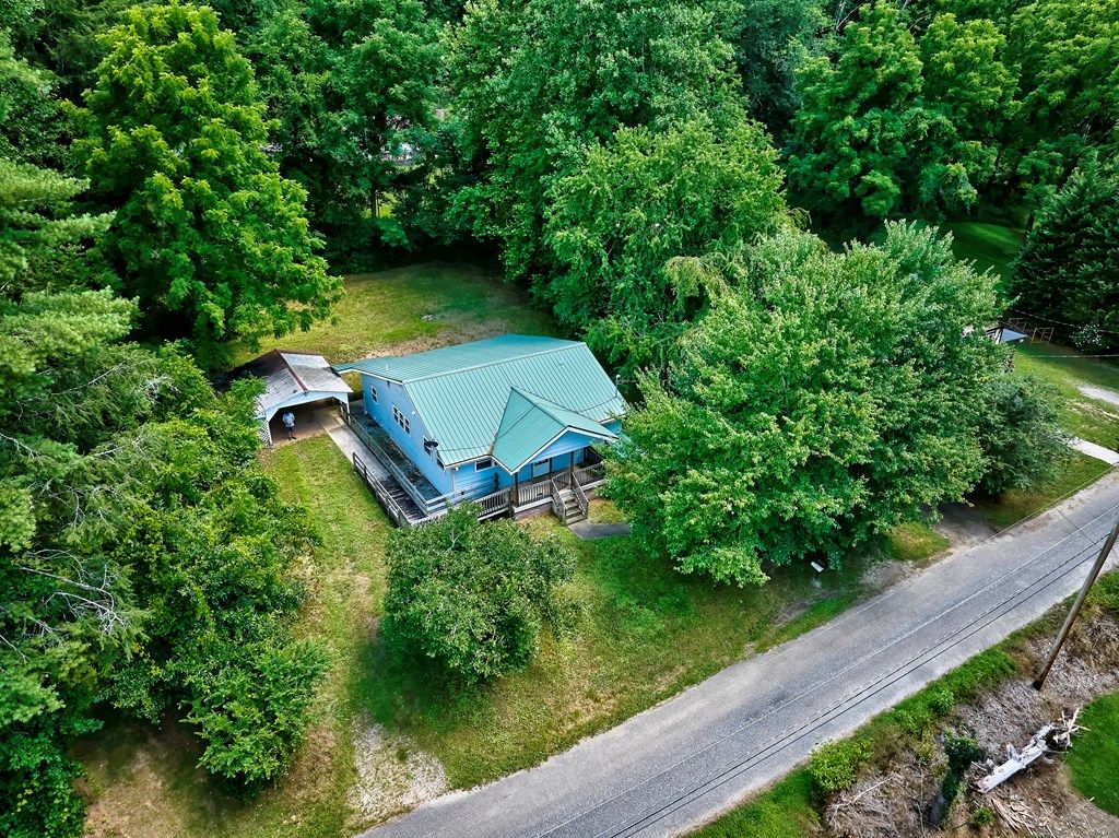 Photo of 111 Kenneth Cooper Rd, Whittier, NC 28789 (MLS # 26041643)