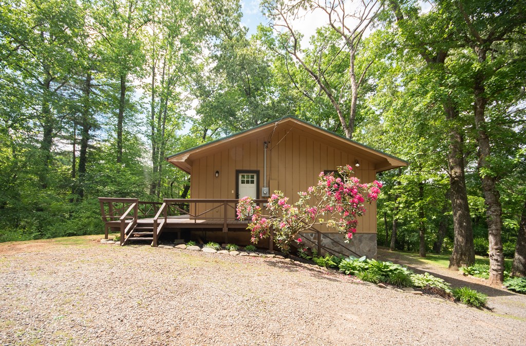 34 Brooks Ln