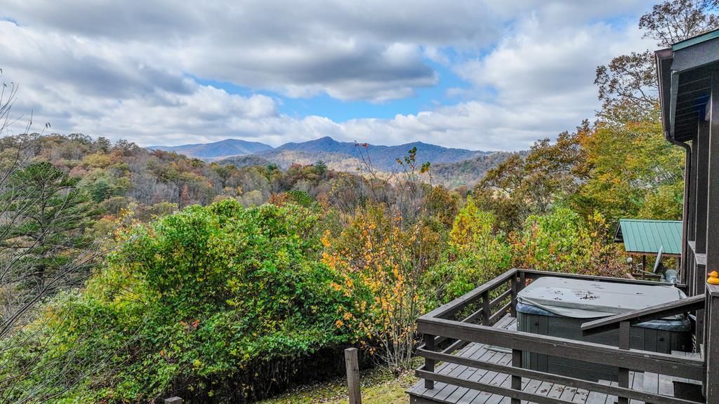 Photo of 218 Village Cove Lane, Bryson City, NC 28713 (MLS # 26042601)