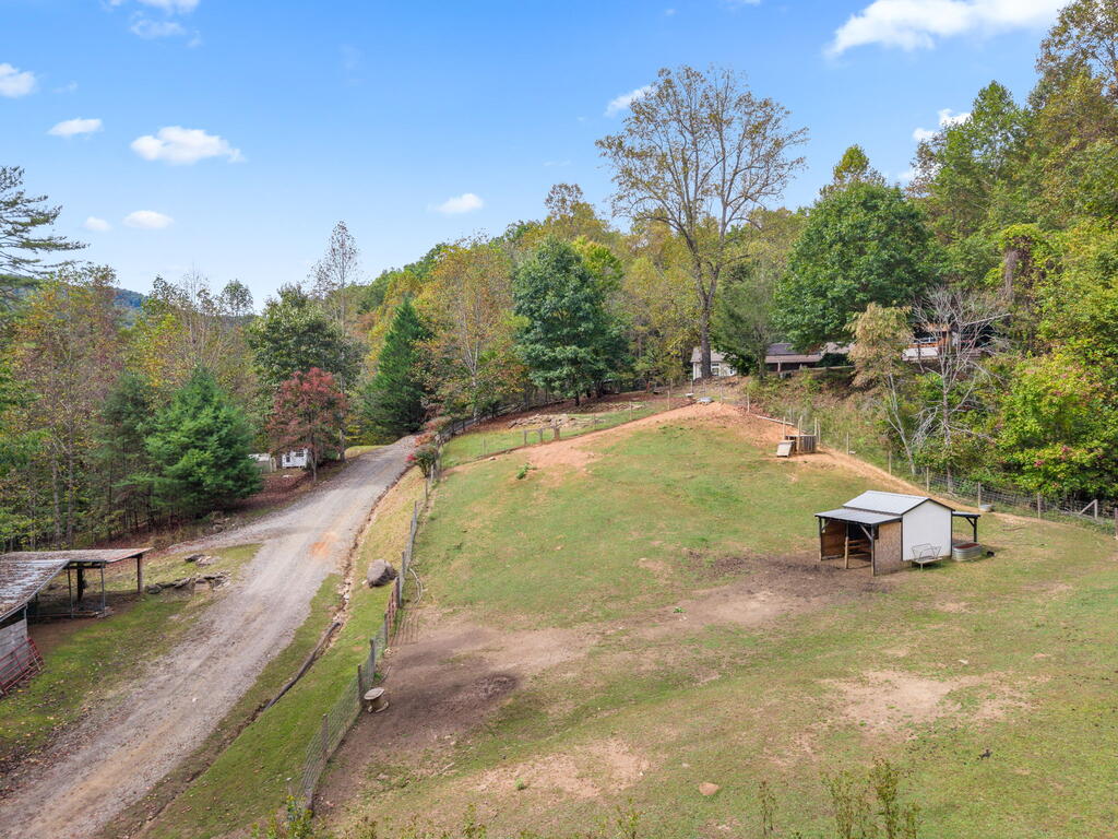 517 Johns Creek Rd