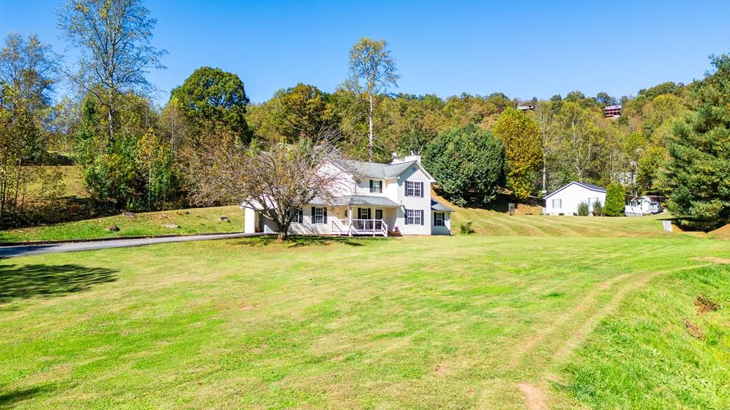 Photo of 32 Wheat Ridge Rd, Sylva, NC 28779 (MLS # 26042423)