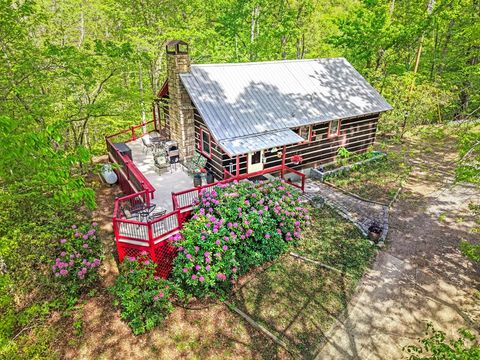 Photo of 80 Corbin Hills Dr, Franklin, NC 28734 (MLS # 26047008)