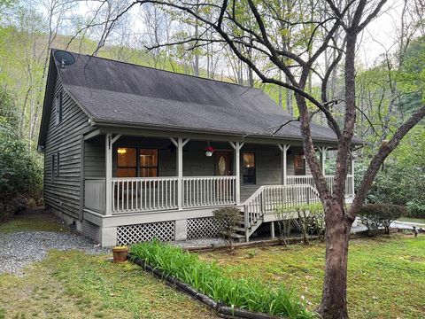 Photo of 106 Cabin Creek Rd, Sylva, NC 28779 (MLS # 26046869)