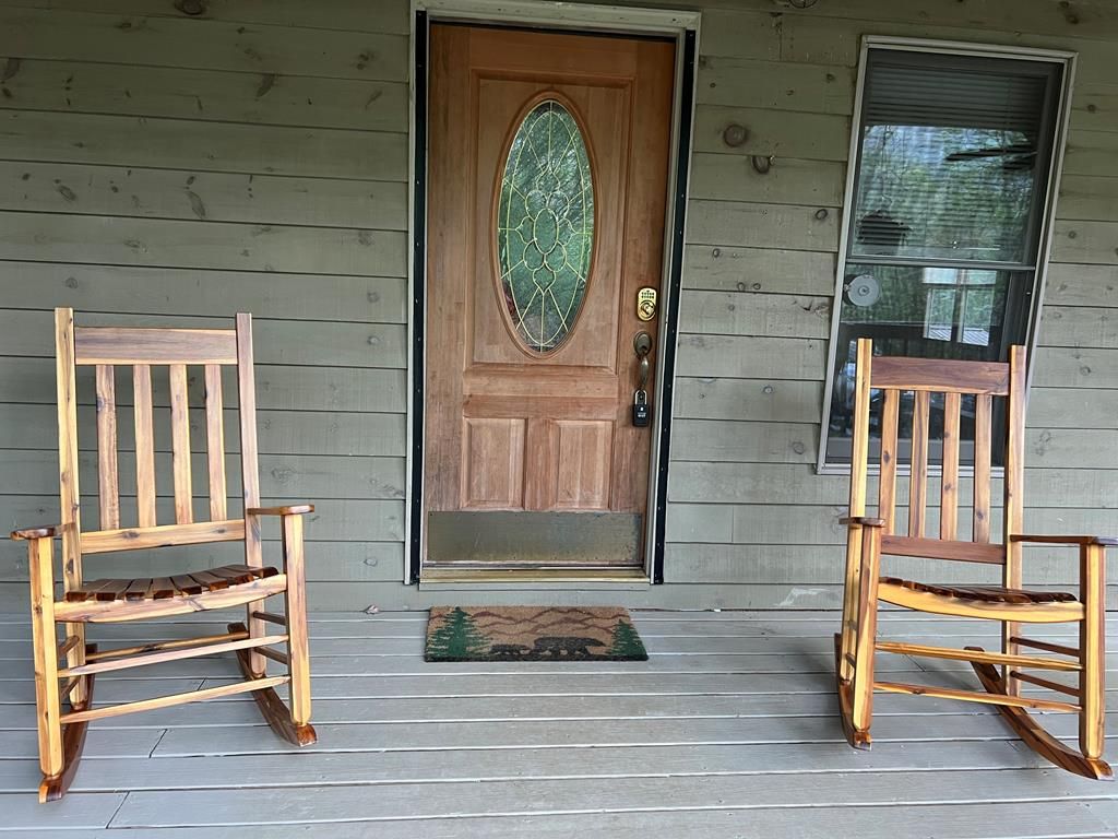 Photo of 106 Cabin Creek Rd, Sylva, NC 28779 (MLS # 26046869)