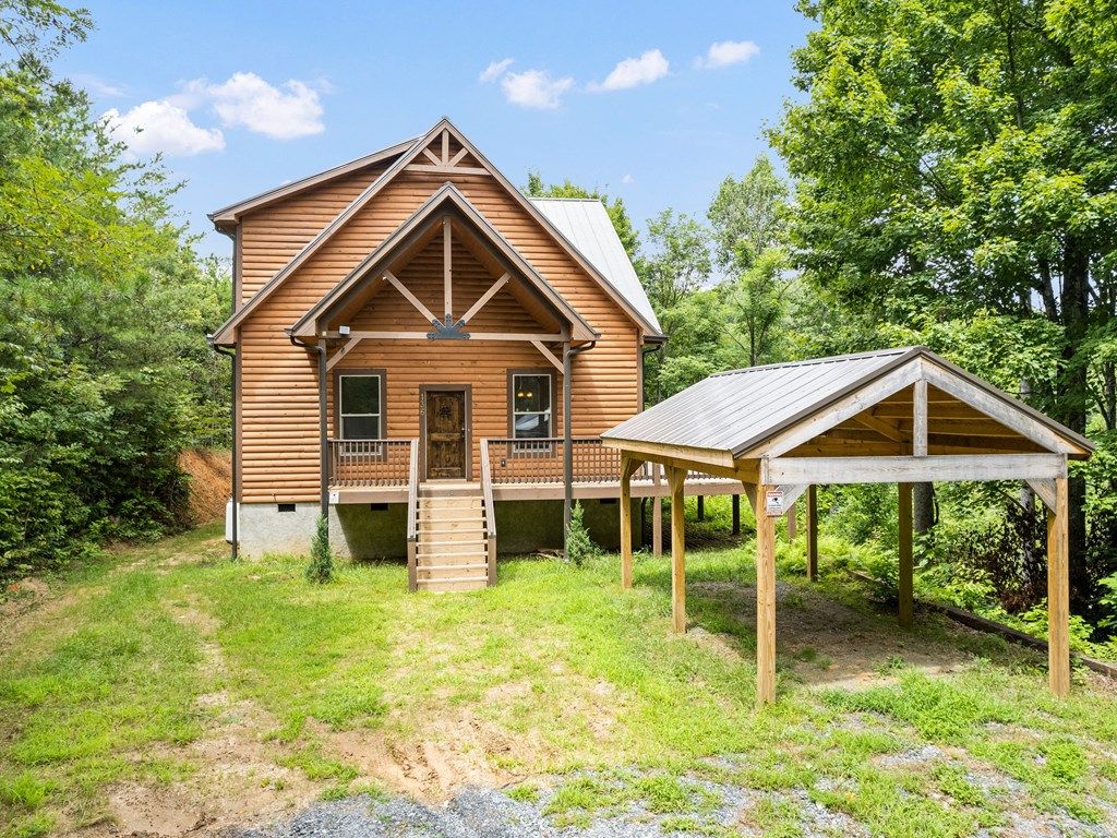 Photo of 136 Rider Rdg, Whittier, NC 28789 (MLS # 26041851)