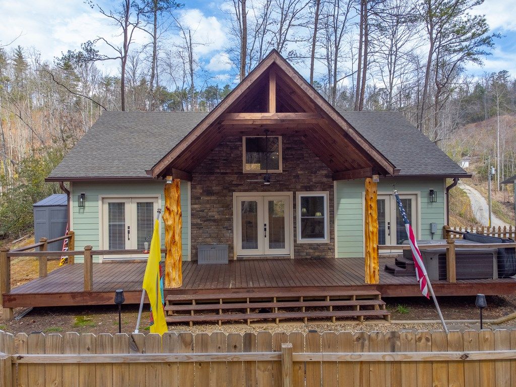 Photo of 79 Abbey View Rd, Bryson City, NC 28713 (MLS # 26046853)
