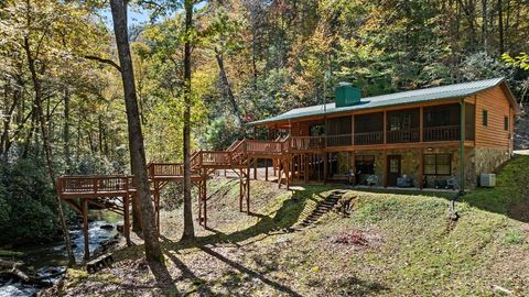 Photo of 174 Upper Middle Creek Rd, Otto, NC 28763 (MLS # 26042680)