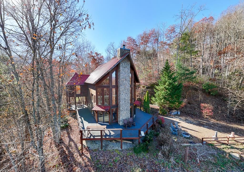 Photo of 520 Whiteside Gap Rd, Robbinsville (Graham), NC 28771 (MLS # 26042696)