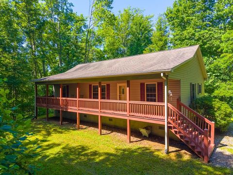 Photo of 2916 Blanton Branch Rd, Sylva, NC 28779 (MLS # 26047841)