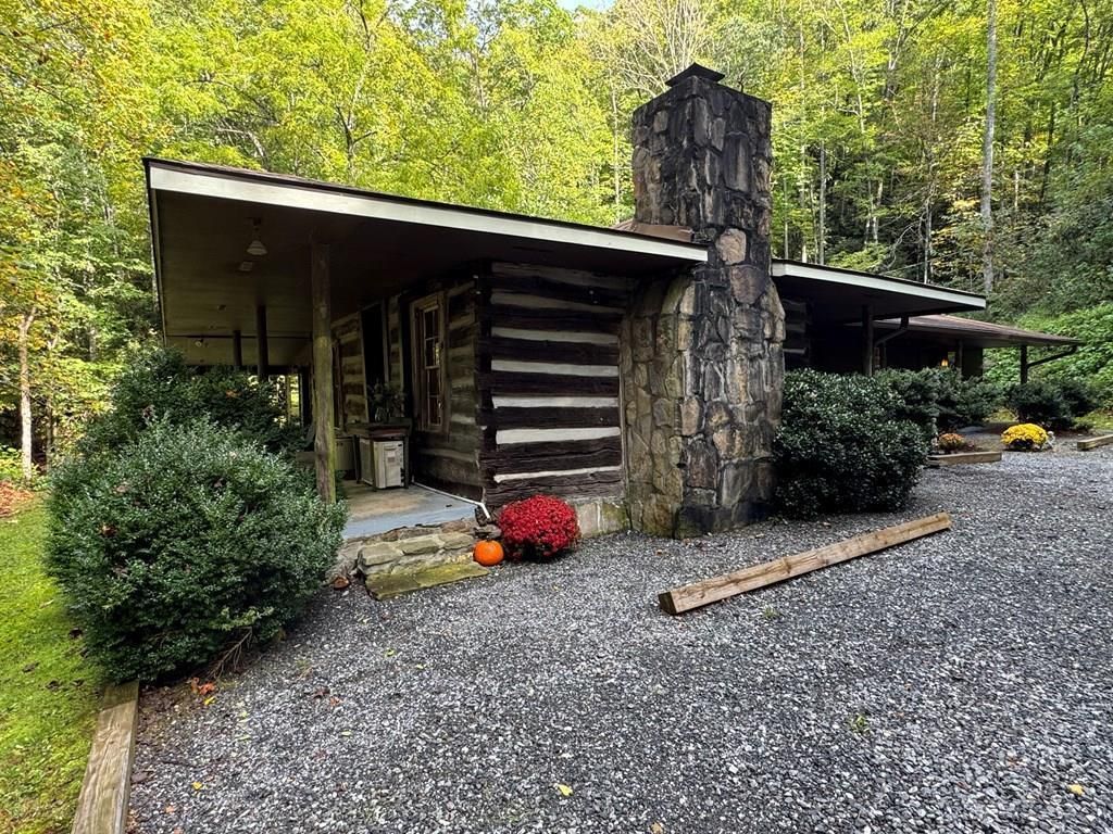 Photo of 15 Cracker Jack Ln, Barkers Creek, NC 28789 (MLS # 26042273)