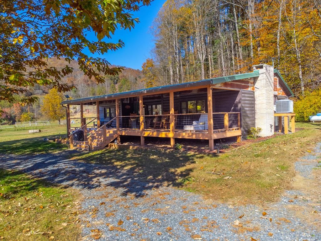 Photo of 3385 Alarka Road, Bryson City, NC 28713 (MLS # 26042616)