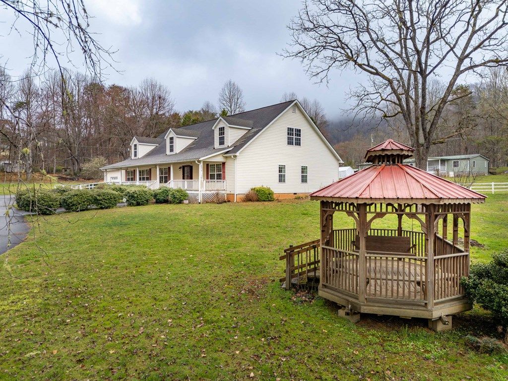 Photo of 1564 Camp Creek Road, Whittier, NC 28789 (MLS # 26046658)