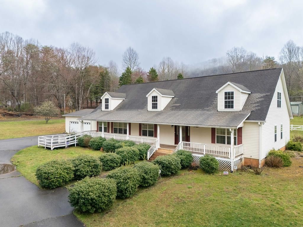Photo of 1564 Camp Creek Road, Whittier, NC 28789 (MLS # 26046658)