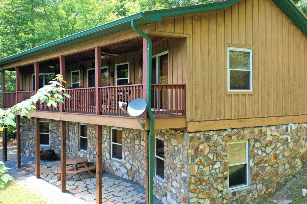 Photo of 470 Bear Ridge Road, Tuckasegee, NC 28783 (MLS # 26047238)
