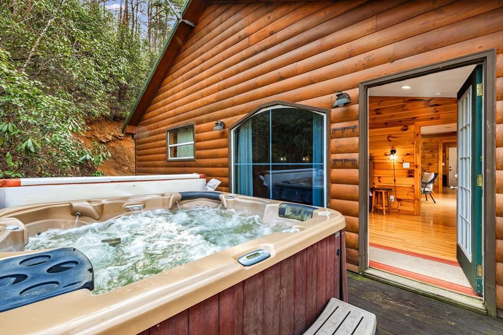 Photo of 157 Crosspatch Lane, Bryson City, NC 28713 (MLS # 26046573)