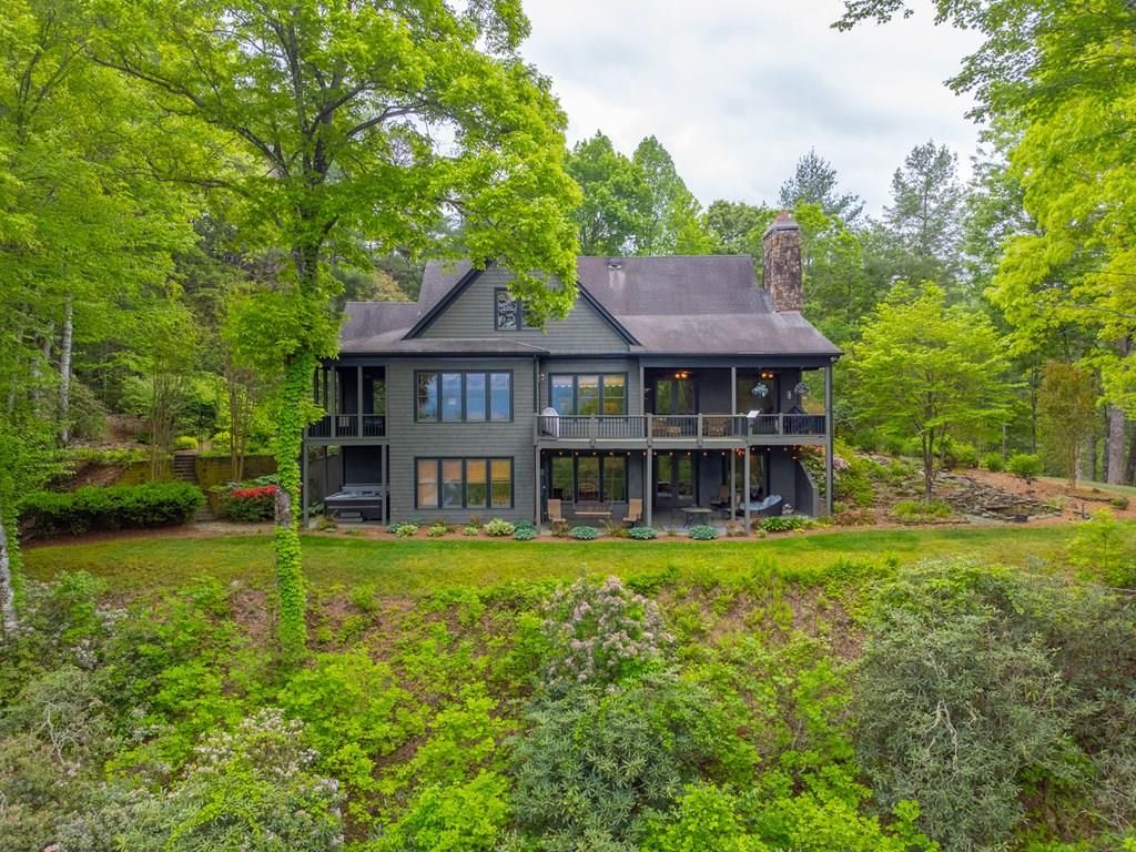 Photo of 414 Trails End Rd, Bryson City, NC 28713 (MLS # 26040840)