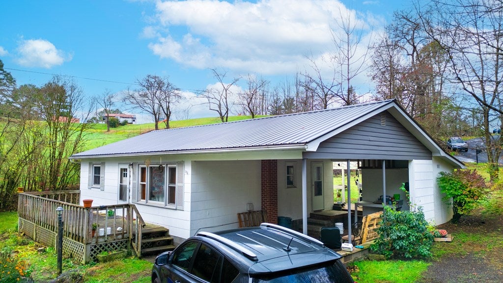Photo of 89 Monroe Buchanan Rd, Sylva, NC 28779 (MLS # 26047551)