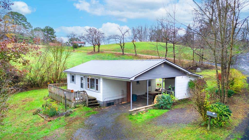 Photo of 89 Monroe Buchanan Rd, Sylva, NC 28779 (MLS # 26047551)