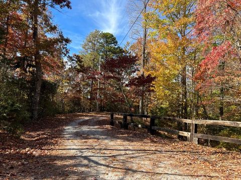 Photo of 00 Pioneer Village Dr, Franklin, NC 28734 (MLS # 26040839)