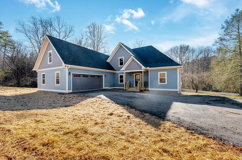 Photo of 29 Autumn Trail, Franklin, NC 28734 (MLS # 26042890)