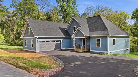 Photo of 29 Autumn Trail, Franklin, NC 28734 (MLS # 26042890)