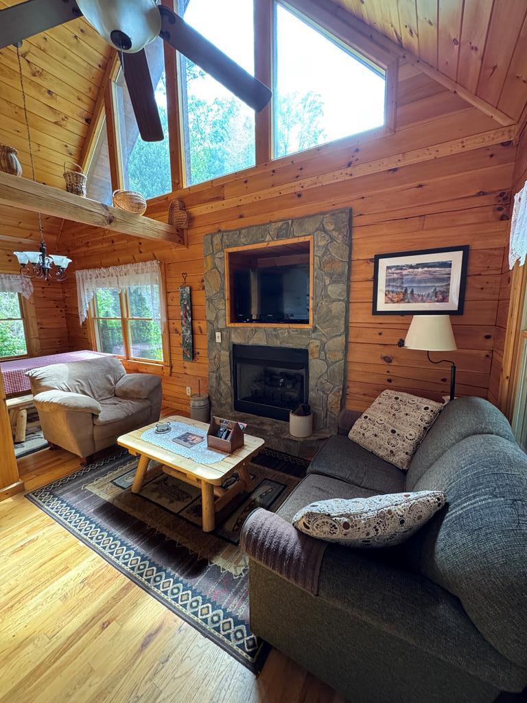 257 Trading Post Place