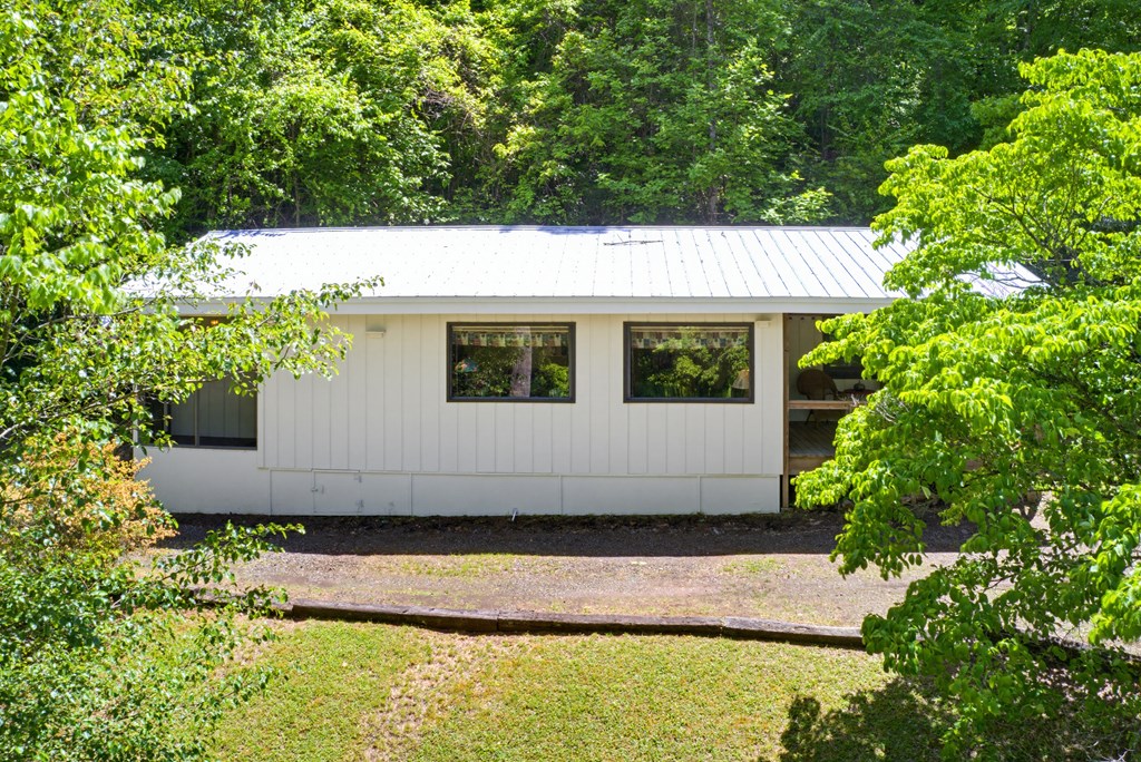 223 Little Cove Rd