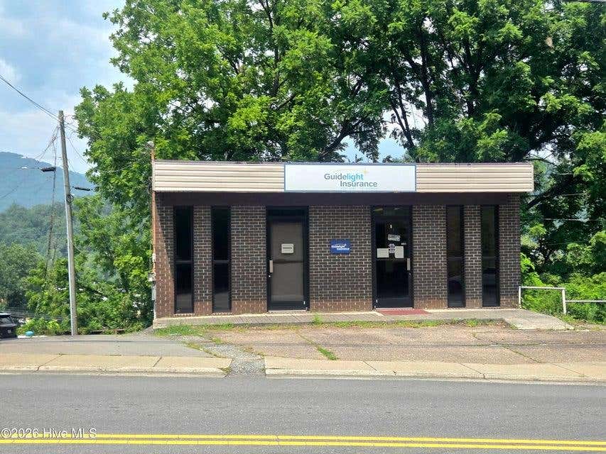 Photo of 214 E Main Street, Robbinsville, NC 28771 (MLS # 26048133)