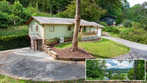 Photo of 95 Parkview Ln, Franklin, NC 28734 (MLS # 26048844)