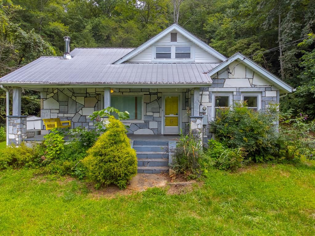 Photo of 105 Marble Dr, Sylva, NC 28779 (MLS # 26041946)