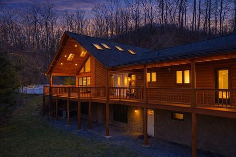 Photo of 112 Hawks Nest Ridge, Cullowhee, NC 28723 (MLS # 26046792)