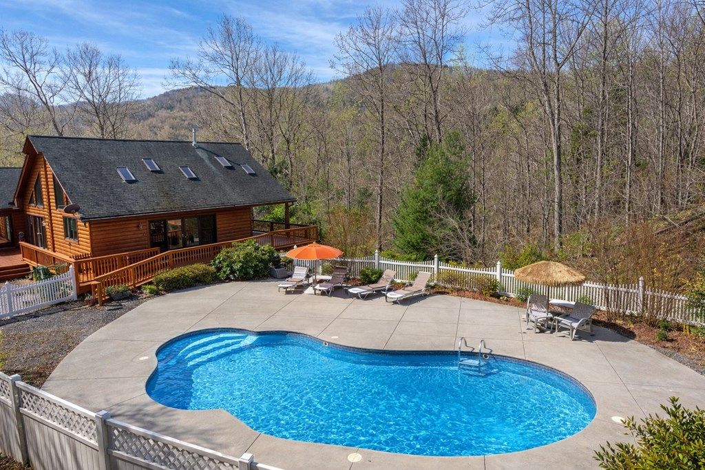 Photo of 112 Hawks Nest Ridge, Cullowhee, NC 28723 (MLS # 26046792)