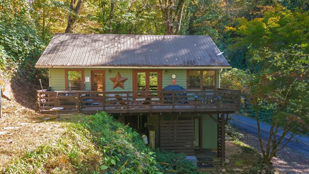 Photo of 85 Dills Road, Bryson City, NC 28713 (MLS # 26042556)