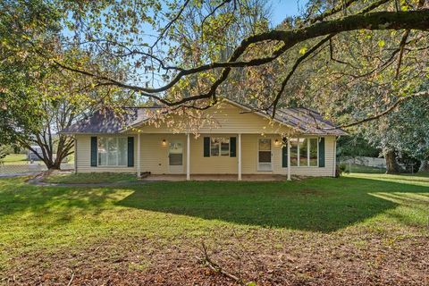 Photo of 1045 Old Hwy 64 W, Hayesville, NC 28904 (MLS # 26042385)