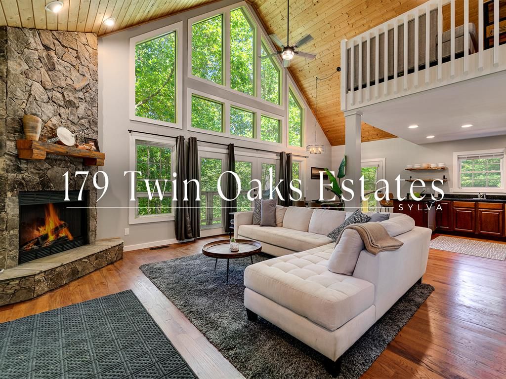 Photo of 179 Twin Oaks Estates, Sylva, NC 28779 (MLS # 26042110)