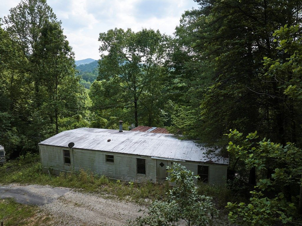 Photo of 91 Keys Hill Rd, Almond, NC 28702 (MLS # 26041149)