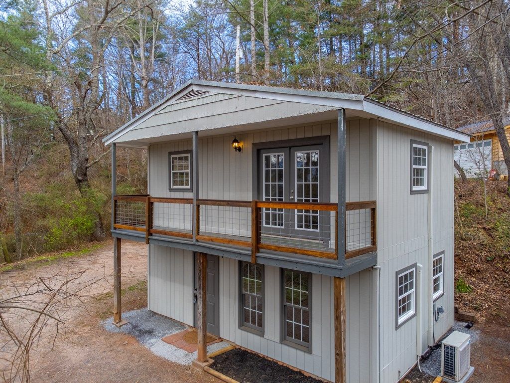 Photo of 308 Searcy Mountain Rd, Cullowhee, NC 28723 (MLS # 26046660)
