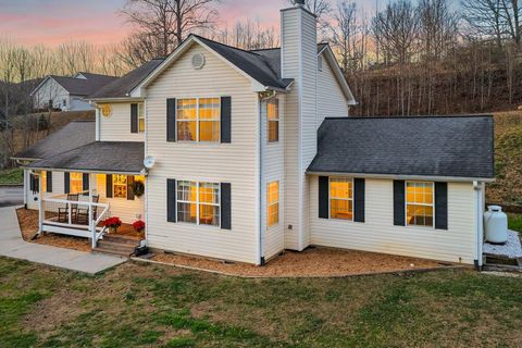 Photo of 32 Wheat Ridge Rd, Sylva, NC 28779 (MLS # 26042892)