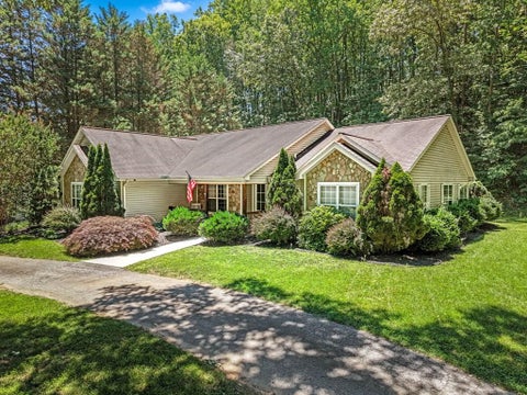 Photo of 418 Heatherstone Drive, Franklin, NC 28734 (MLS # 26047631)