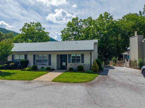 Photo of 27 Plum Tree Lane, Franklin, NC 28734 (MLS # 26048019)