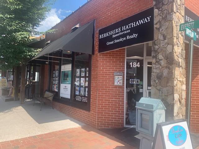 Bryson City, North Carolina 28713, United States, ,1 BathroomBathrooms,Commercial,Active,40052