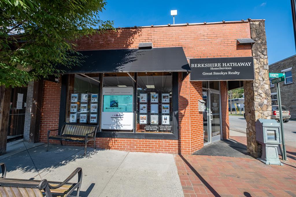 Bryson City, North Carolina 28713, United States, ,1 BathroomBathrooms,Commercial,Active,40052