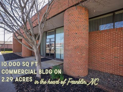 261 E Palmer Street Franklin NC 28734