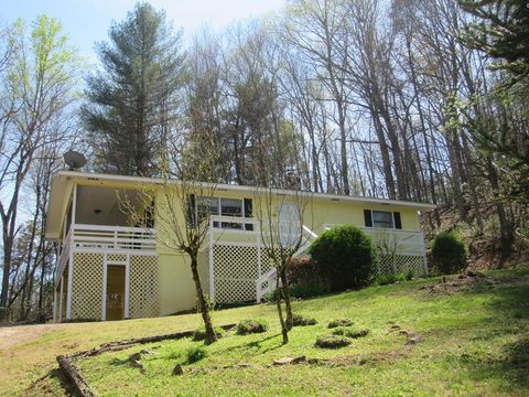 Photo of 95 Blackberry Lane, Franklin, NC 28734 (MLS # 26047279)